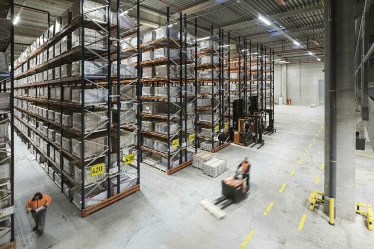 Hall de stockage - Centre logistique Entrepot Eurohub Sud Bettembourg Luxembourg